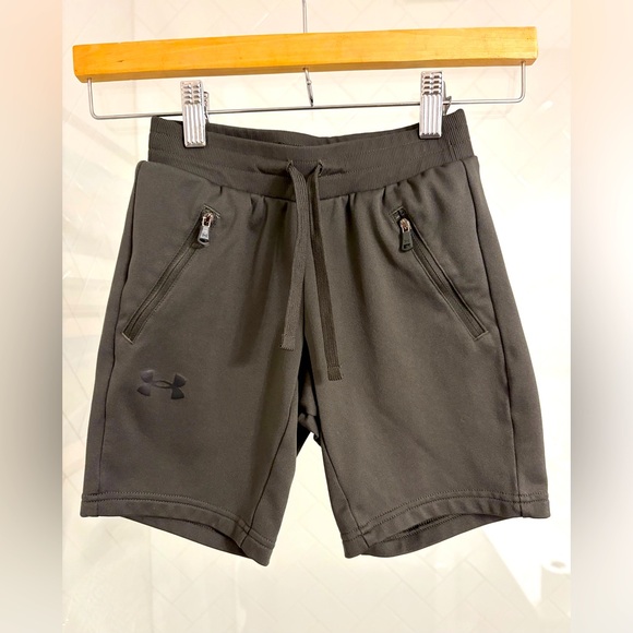 UNDER ARMOUR • Boys' Olive Green Athletic Shorts • Size XS (Youth) - Picture 1 of 4